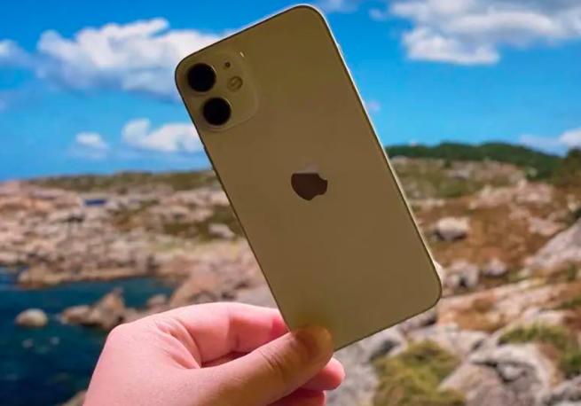 iphone13mini和iphone12mini屏幕,iphone12mini是全面屏吗