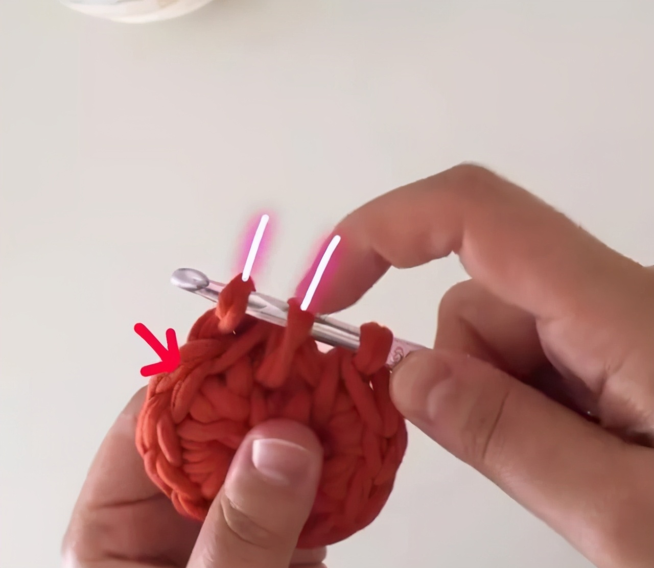 收纳盒子用布条线钩怎么钩视频,用三种毛线钩的收纳物