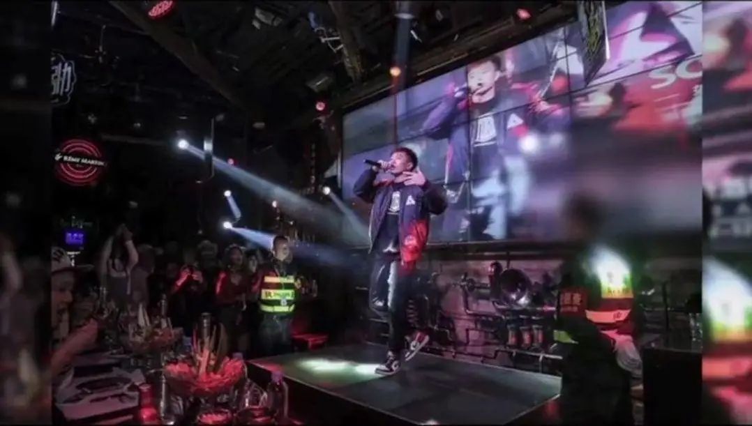 一不小心，《官方回答》成了夏天最火的hitsong