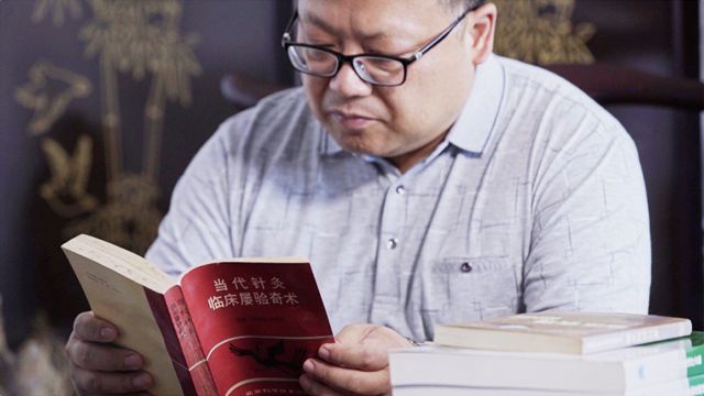 但凭一枚针，悬壶济世人