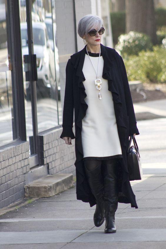 60岁奶奶穿搭时尚,60岁奶奶的时尚穿搭