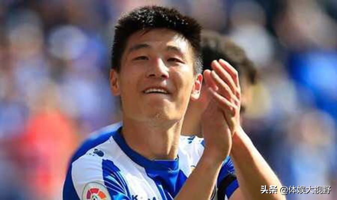 中国足球的骄傲！武磊64分钟杀死比赛，看台飘起五星红旗