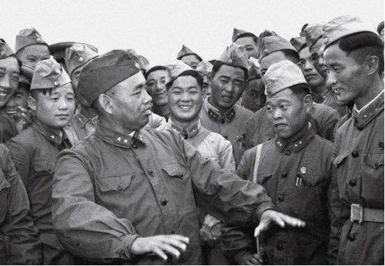 *世友许**指定要他当秘书，3年内为他2次破例，离开时：遇事来找我