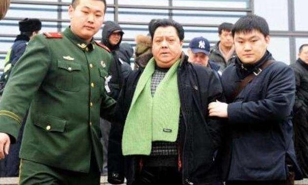 李金斗被敲诈视频,给李金斗洗脚的李金斗