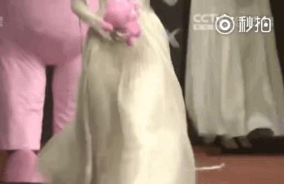 赵丽颖刘亦菲穿白衣,刘亦菲赵丽颖黑色纱裙