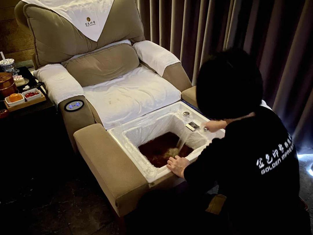 去长沙必去茶颜悦色,来长沙打卡茶颜悦色的朋友圈文案