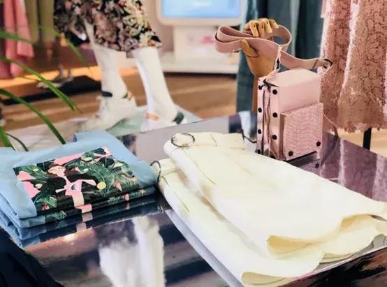 和江南布衣风格差不多的女装牌子,比江南布衣更好的女装