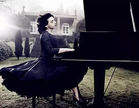 钢琴表演的一些礼仪,钢琴表演应该要想什么