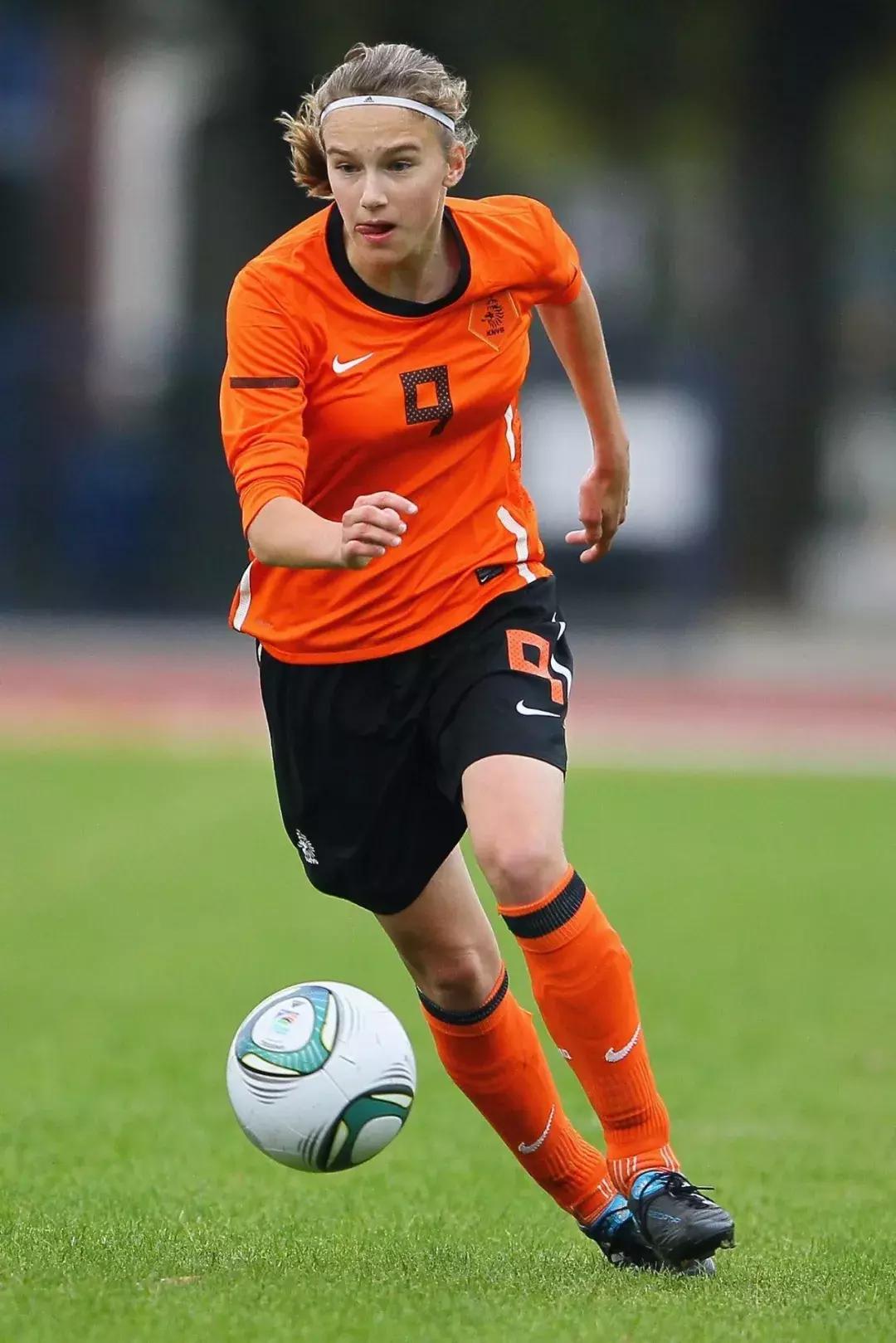 荷兰前锋范佩西2024,范佩西时期荷兰阵容