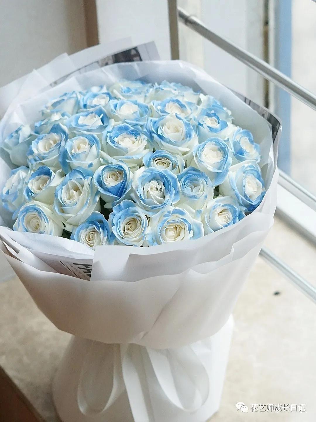 节日特辑vol.3|520碎冰蓝玫瑰花束，再来一波