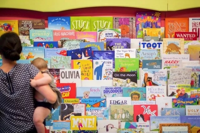 带孩子逛书店看到一套读物,带孩子看看书里的世界