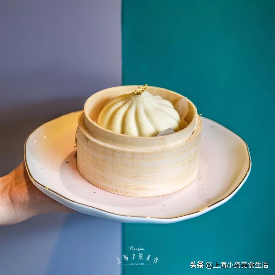 人广新开宝藏甜品店，把小笼包做成了慕斯蛋糕！