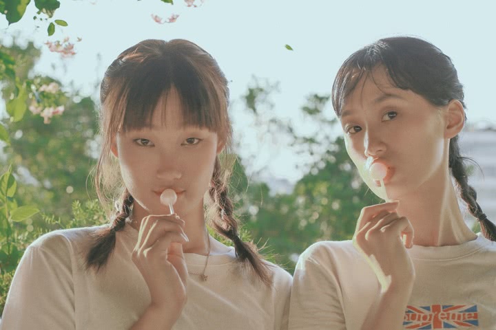 一群体育生帅气视频,高中体育生肌肉写真