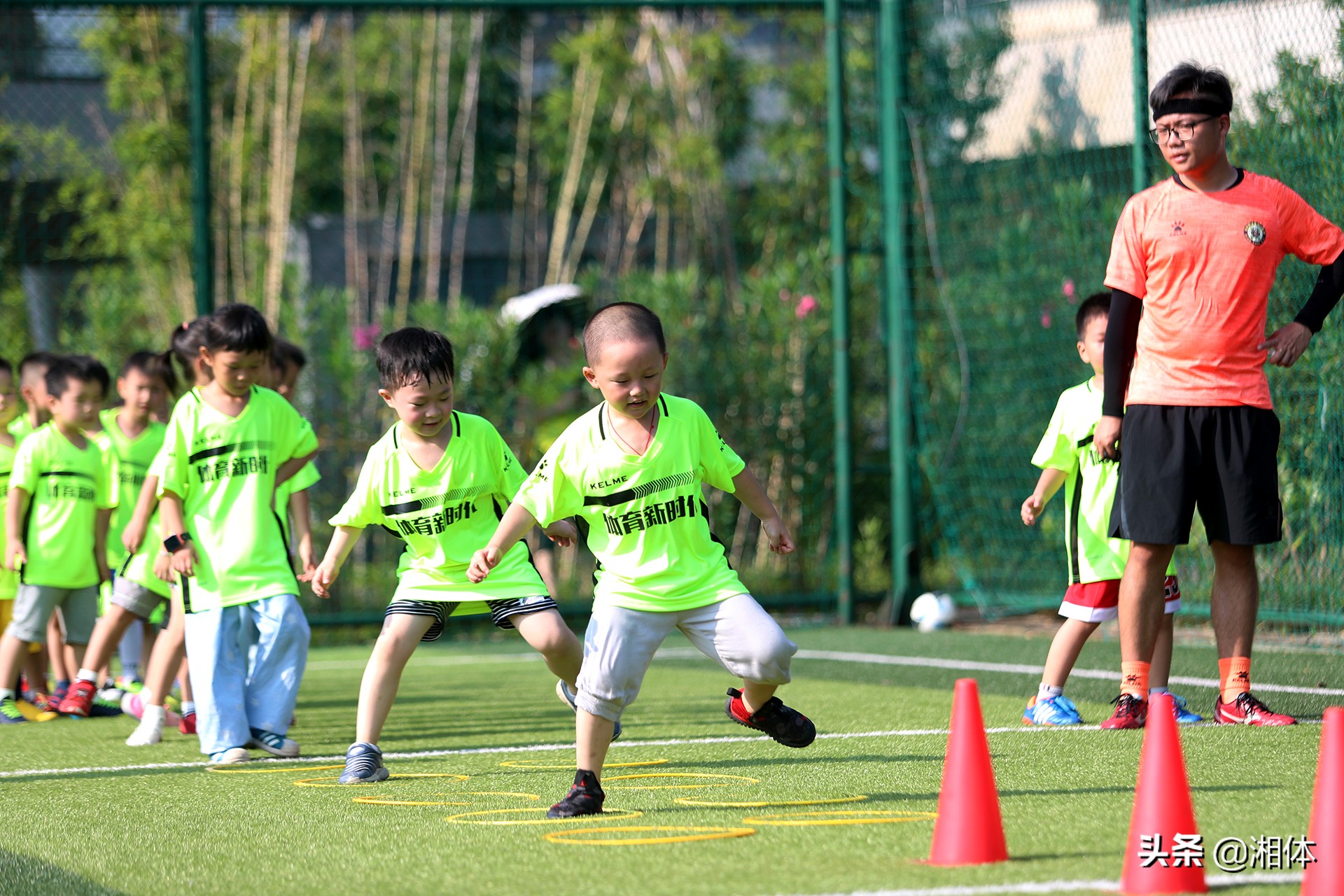 外教来学校的活动,外教足球冬令营