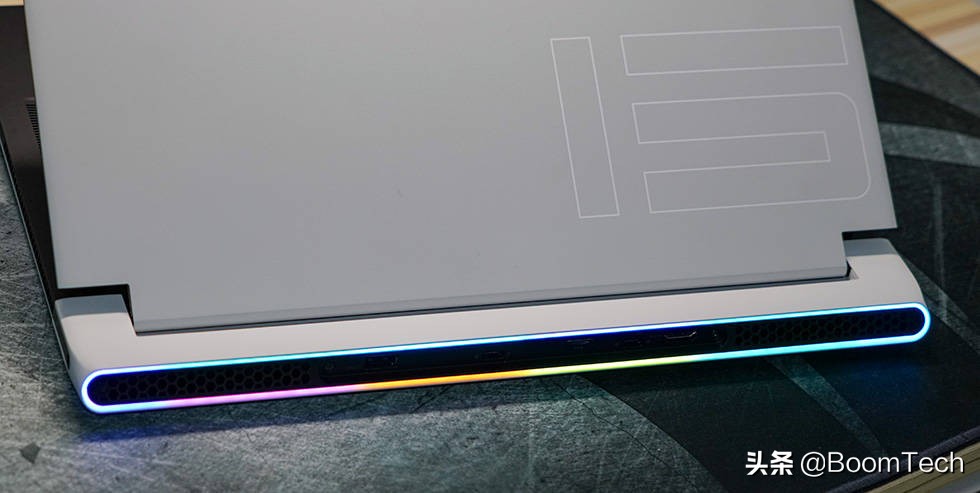 将4只风扇塞入厚度仅有16mm的纤薄游戏本内聊聊Alienwarex15R1