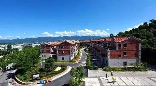 一个小作坊做成百亿食品帝国，靠一碗粥坚持33年屹立不倒