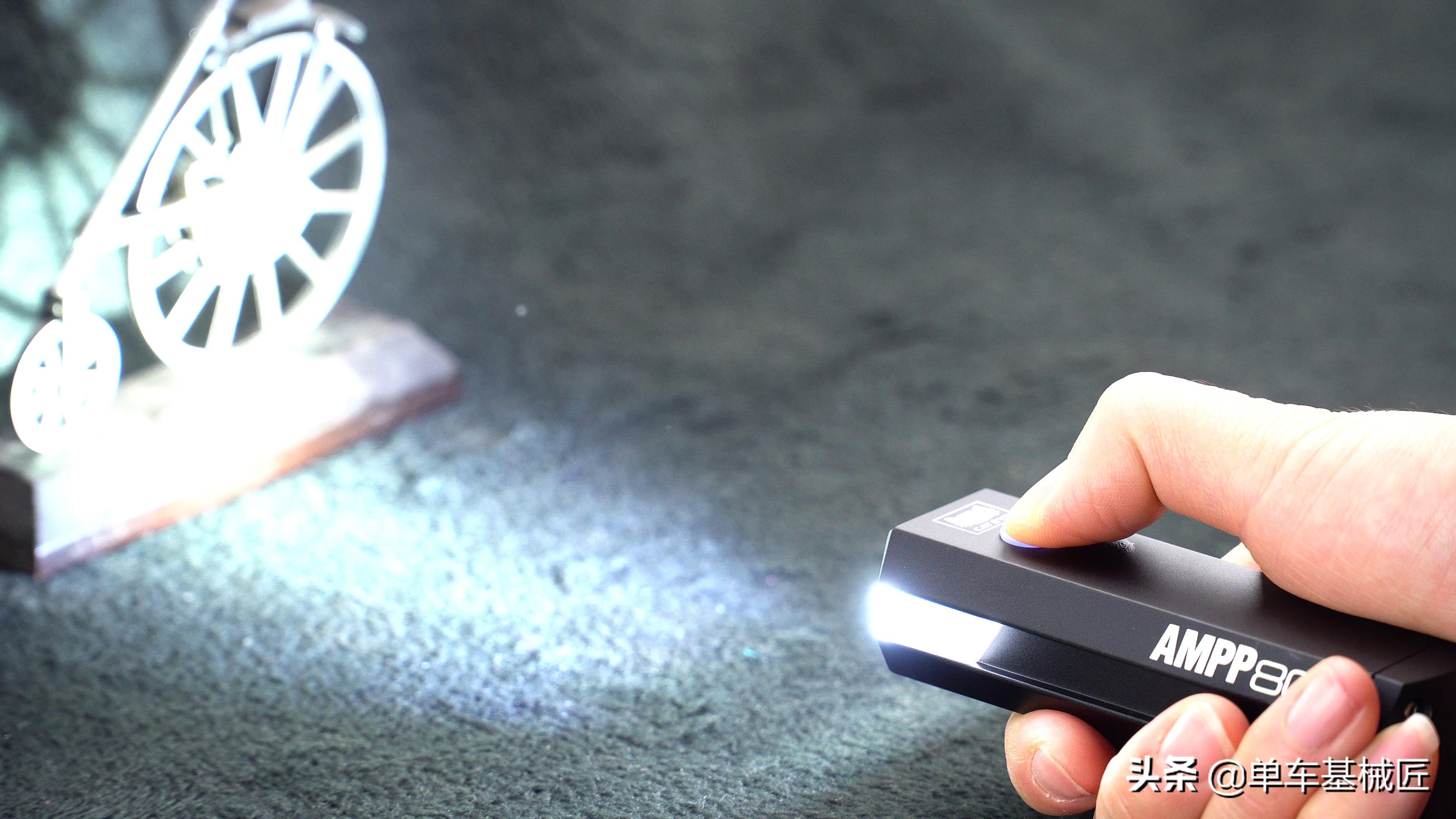 猫眼的信号灯闪红色怎么回事,猫眼上的灯为什么有时会亮