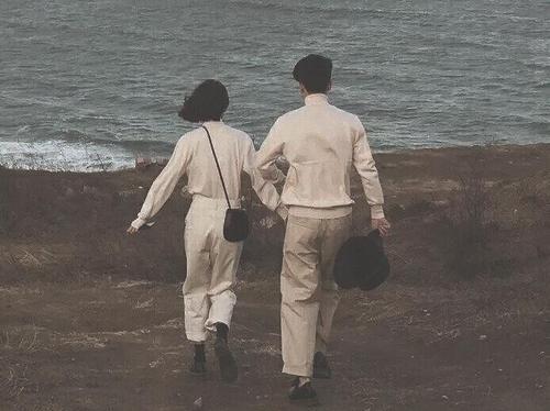 恋爱尴尬期怎么跟对象说,如何处理三角恋爱关系