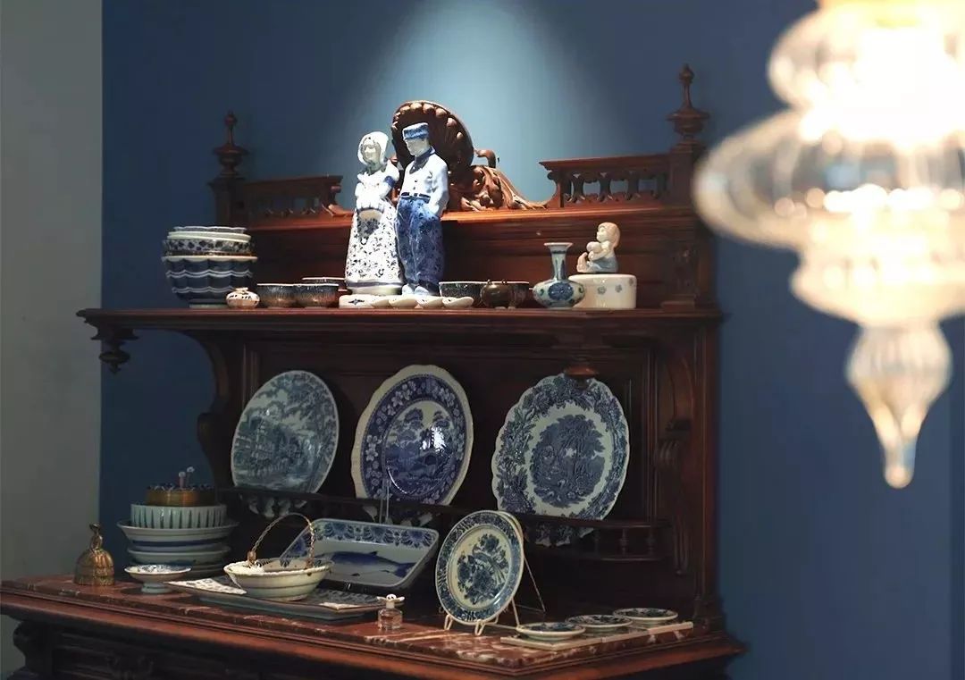 装着上百件藏品的艺术之家竟然还有野趣园林