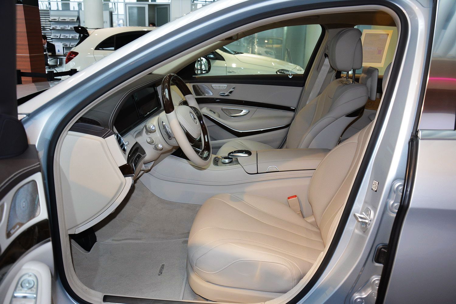 买钥匙送车,豪车钥匙为什么是最贵的零件