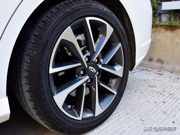 艾瑞泽5底盘和奇瑞gx底盘对比,艾瑞泽gx底盘水平