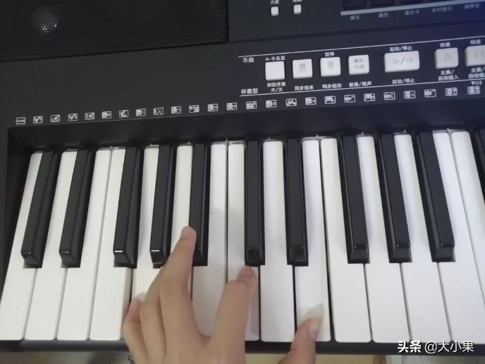 怎样正确使用电子琴上的原版节奏,新手如何快速上手电子琴