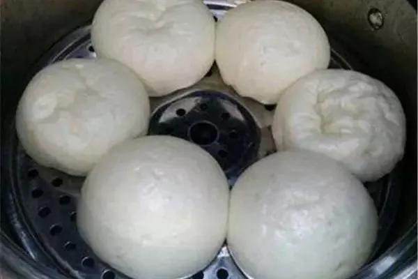 馒头蒸好了怎么才能不塌陷,馒头蒸好怎么塌皮了