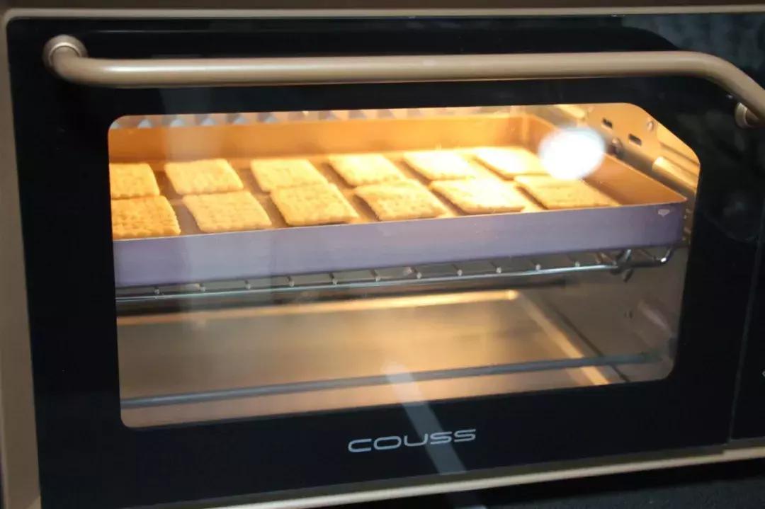 风靡全球的冰淇淋三明治,马卡龙冰淇淋三明治草莓蛋糕