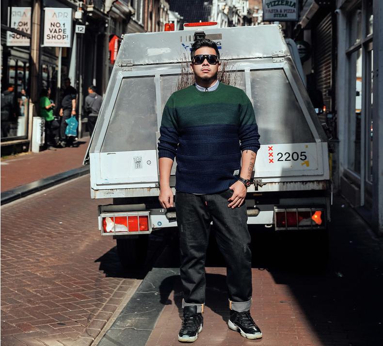 秋冬外套适合搭宽松牛仔裤,秋冬微喇牛仔裤搭配外套