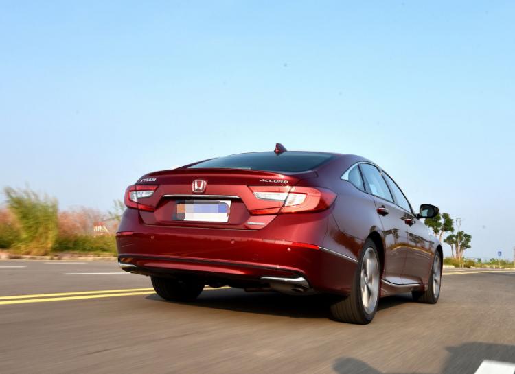 本田雅阁2020款和凯美瑞试驾,本田雅阁对比凯美瑞试驾