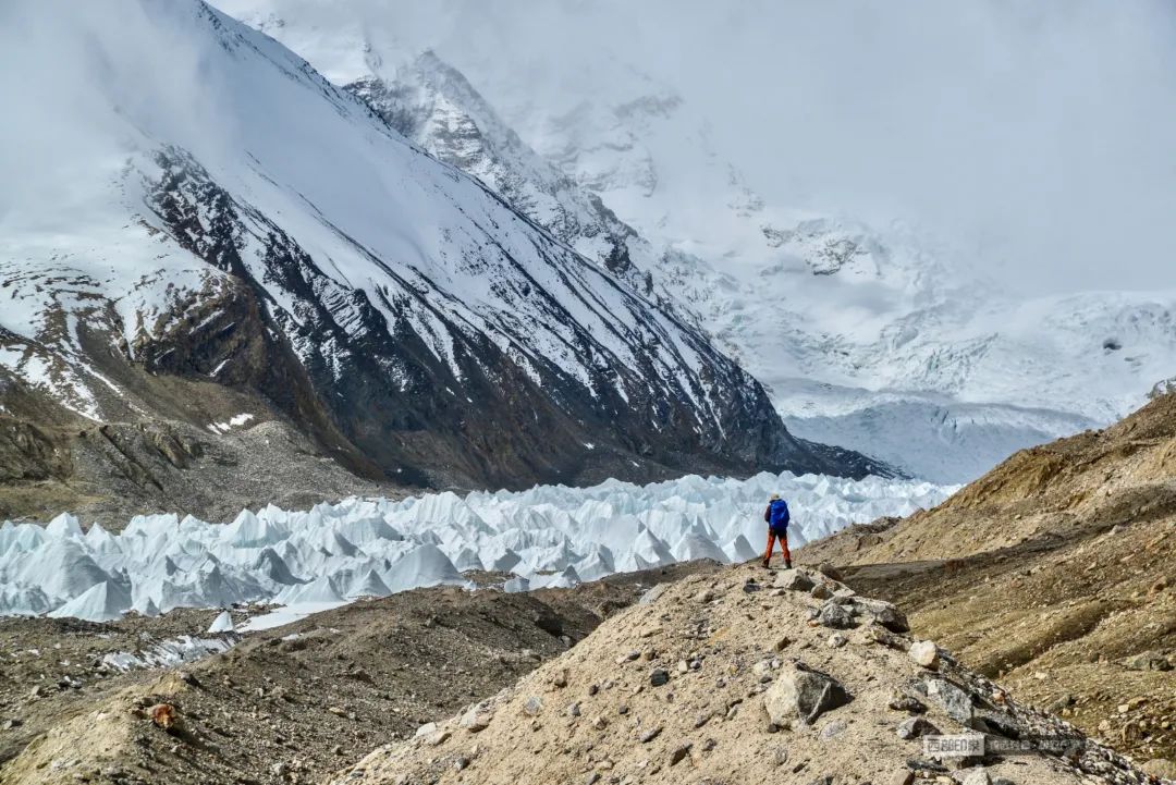 没时间废话了,快去希夏邦马