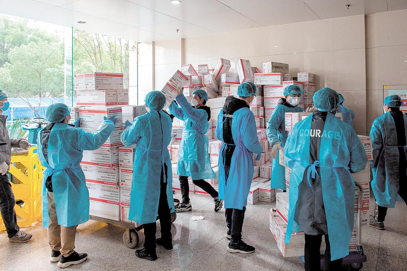 抗疫支前志愿者集合小分队,致敬抗疫一线人员绘画素描