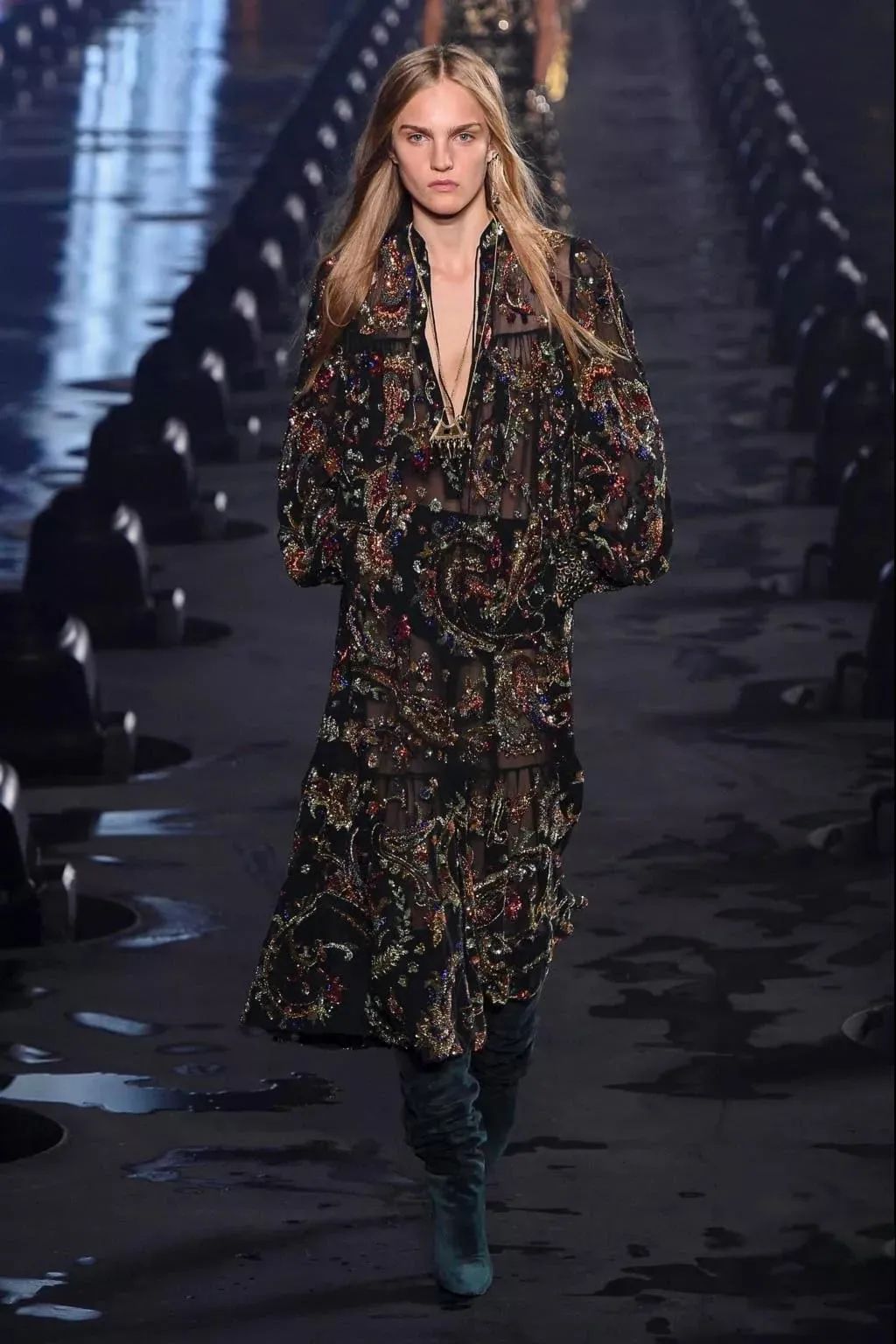 C4N|FLOWER|恣意绽放的秋冬穿衣灵感