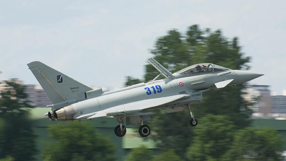 一台f35有多烧钱,f35可以超音速飞行吗