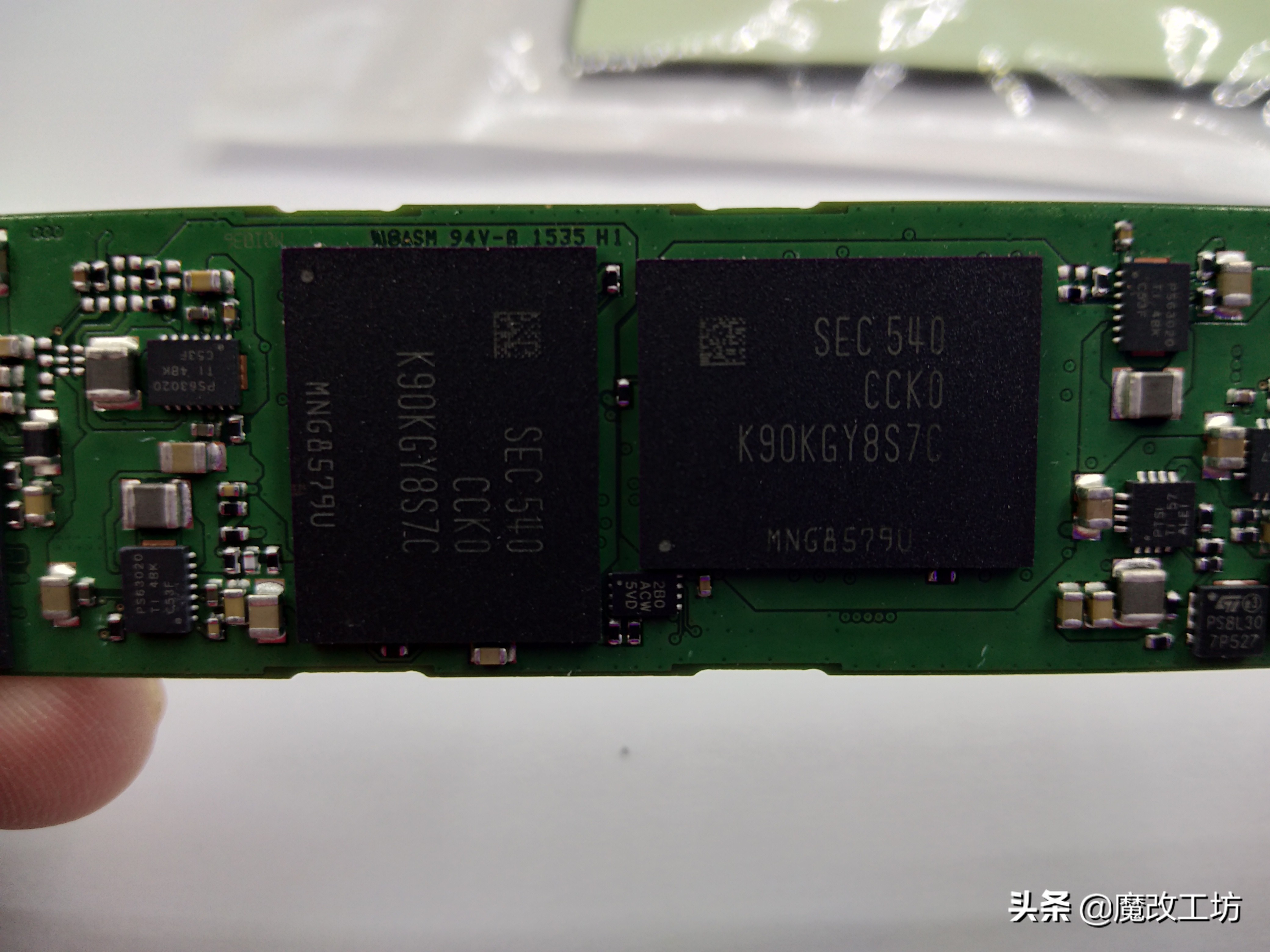 三星固态硬盘拆解全过程,三星固态硬盘拆机