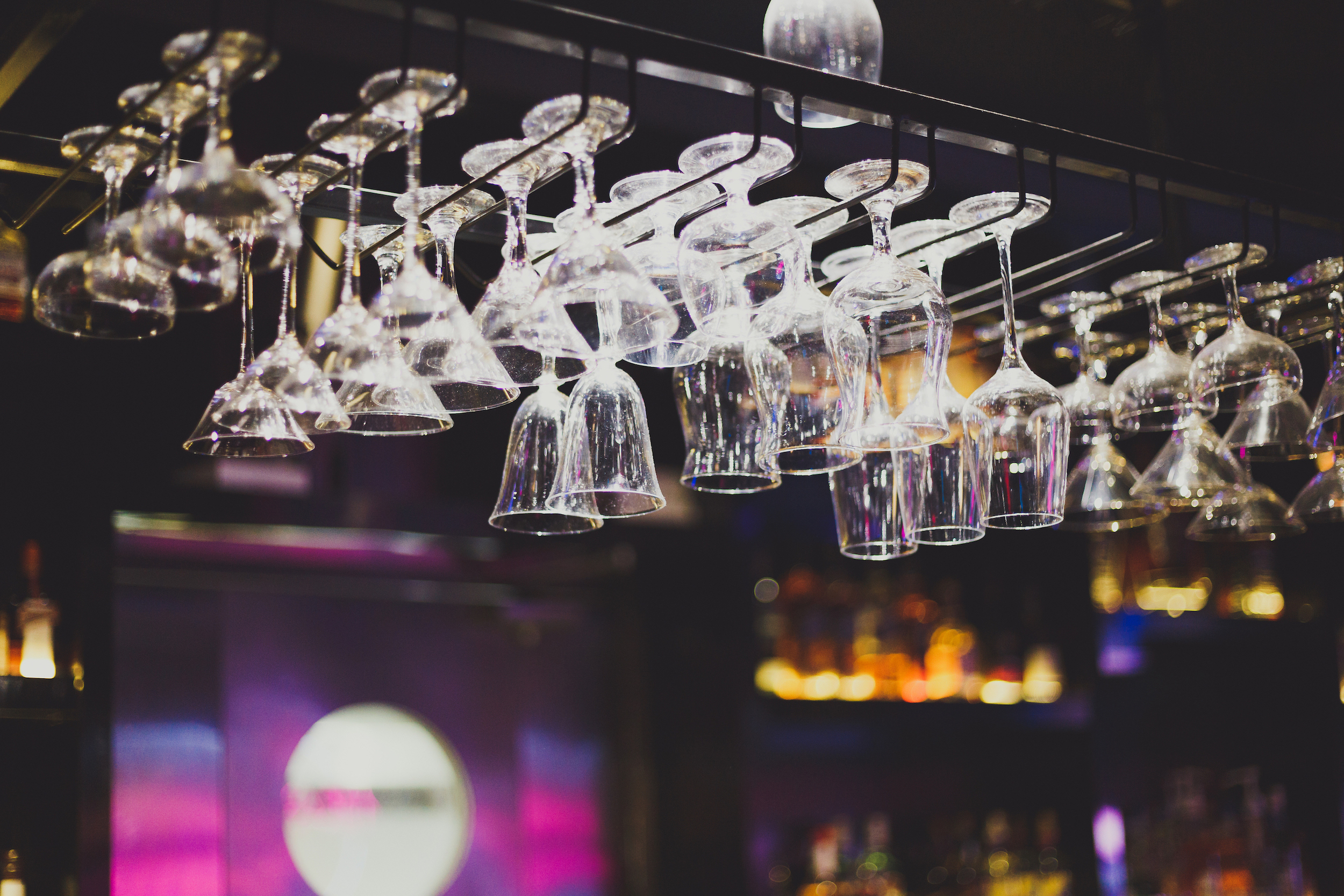 直到我们筑起了彩虹色鹊桥——爱不止一种，爱只有一种