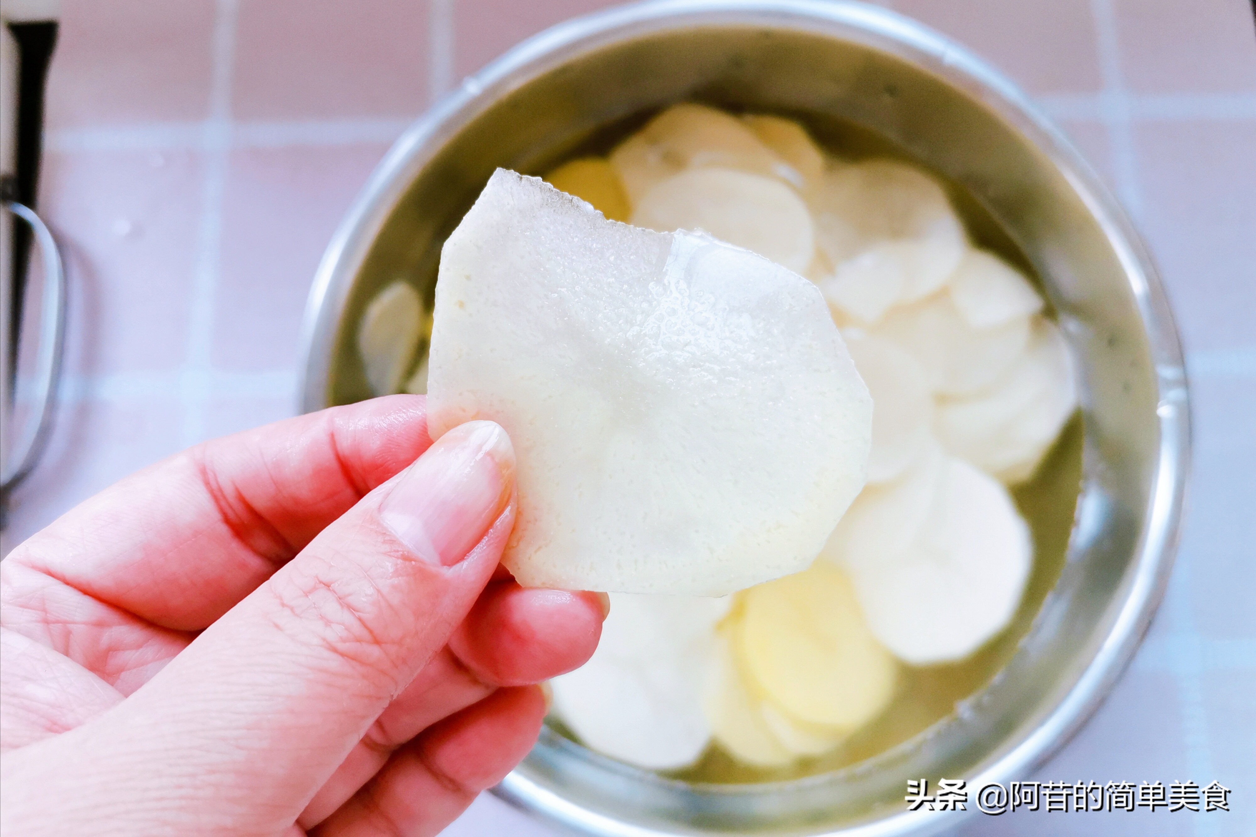 怎样做炸薯片又干又脆,自制又好吃又香的炸薯片