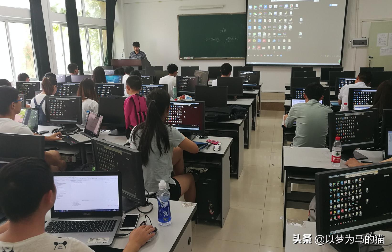 大学生就业薪资最高的十个专业,本科毕业好找工作的专业排名