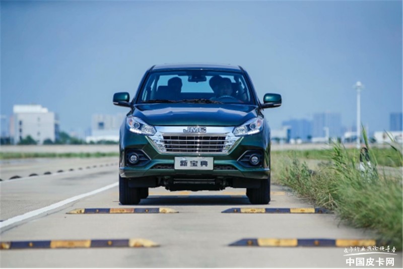 江铃皮卡和江西五十铃皮卡区别,庆铃皮卡与江铃皮卡哪个比较好