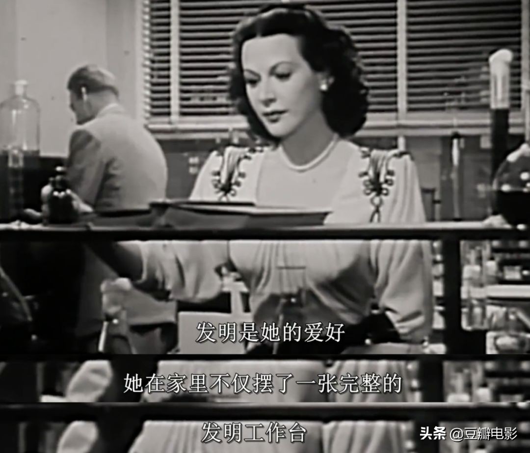 首位全裸出镜,这好莱坞*星艳**竟是wifi之母《*物尤**:海蒂·拉玛传》