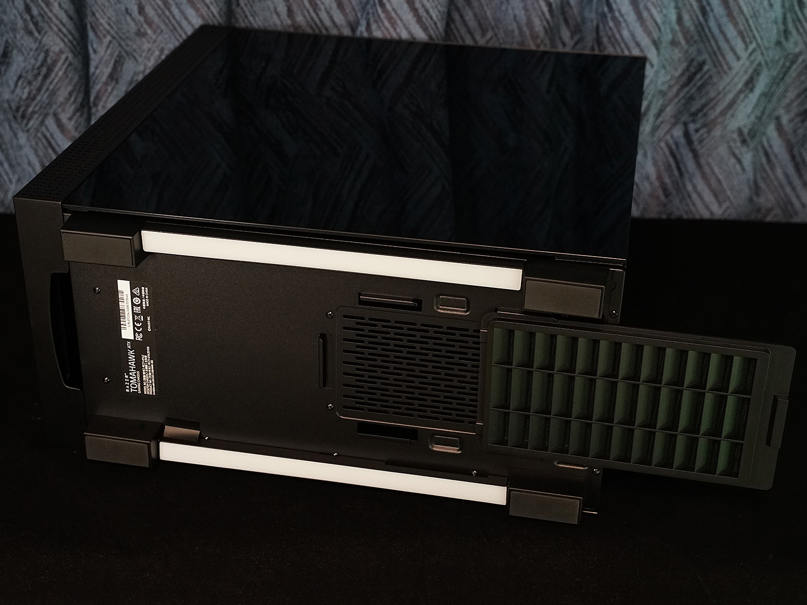 浼氳烦鑸炵殑妗屾父,浼氳烦鑸炵殑鎵嬫満妗岄潰