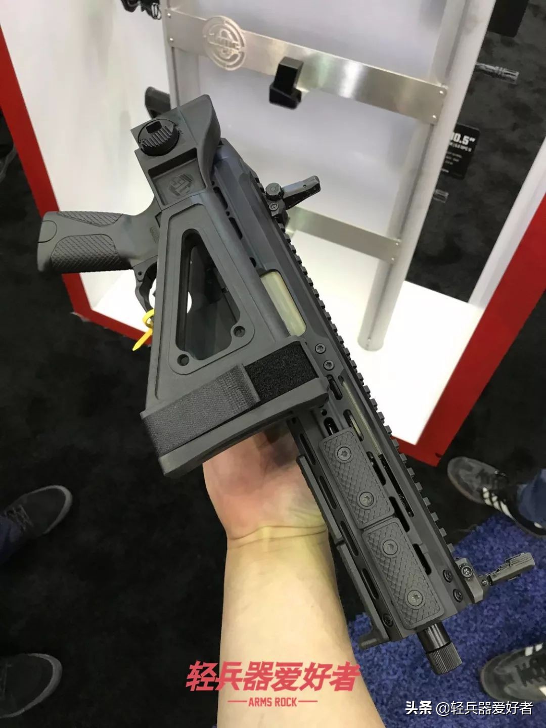 ump45冲锋枪实战射击视频,美国特警装备ump45冲锋枪