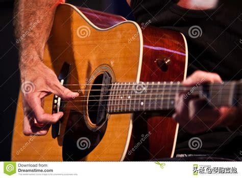 木吉他大横按电吉他弹法,吉他和电吉他弹法有什么区别