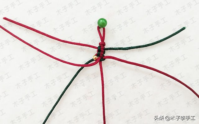 一根线串珠子手链,一个转运珠编手链的造型