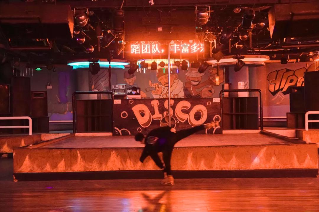 父母约会时，玩得比你野多了