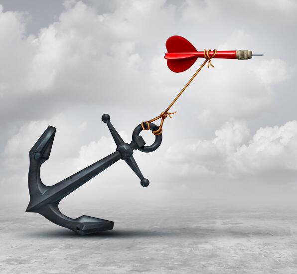 股价创历史新低发布业绩预告亏损,股票发布年报利润高股票却跌了