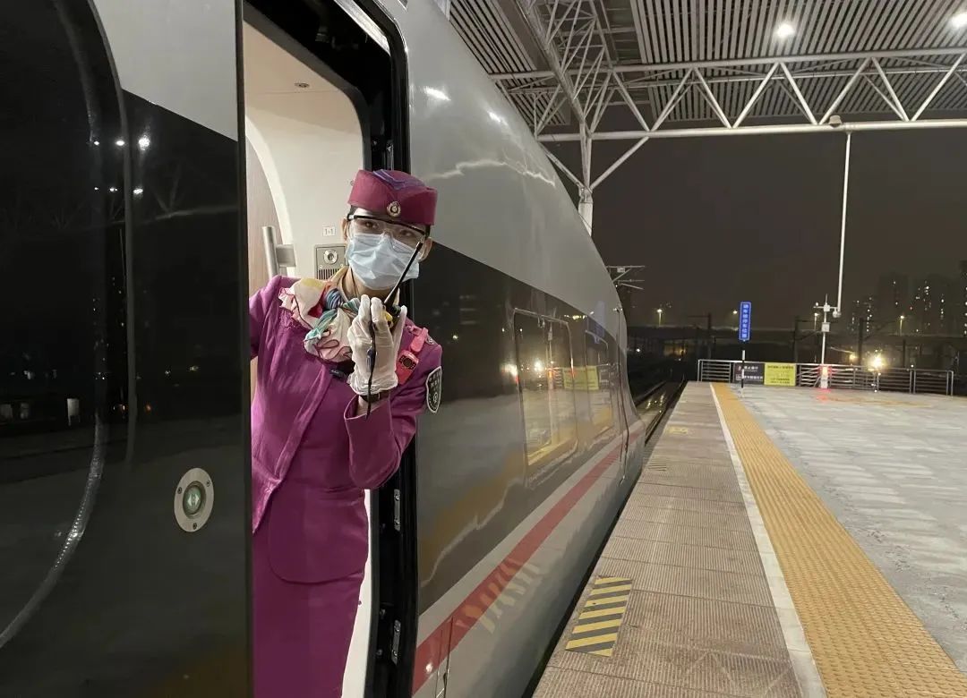 列车长一般在列车哪里,列车长属于什么段