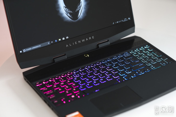 alienware外星人笔记本入门指南,alienware外星人笔记本顶配
