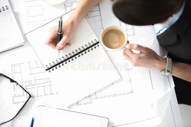 行政文员面试需要操作电脑吗,行政文员面试自我介绍模板