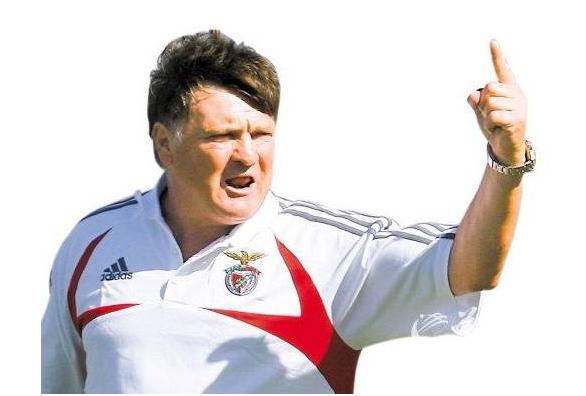 中国足球太香！又有两大名帅争夺中超帅位：换掉我你会后悔